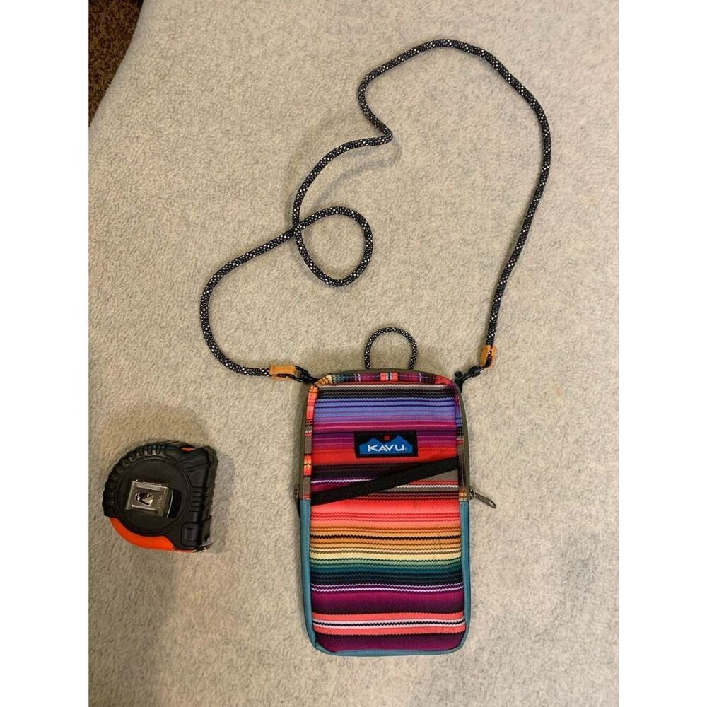 KAVU Essential Case Crossbody Phone Bag in Coastline Blanket - Picture 6 of 6